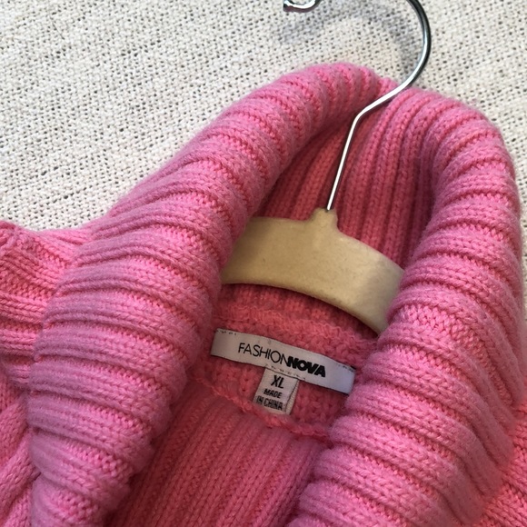 Fashion nova pink turtle neck crop sweater - Picture 6 of 8